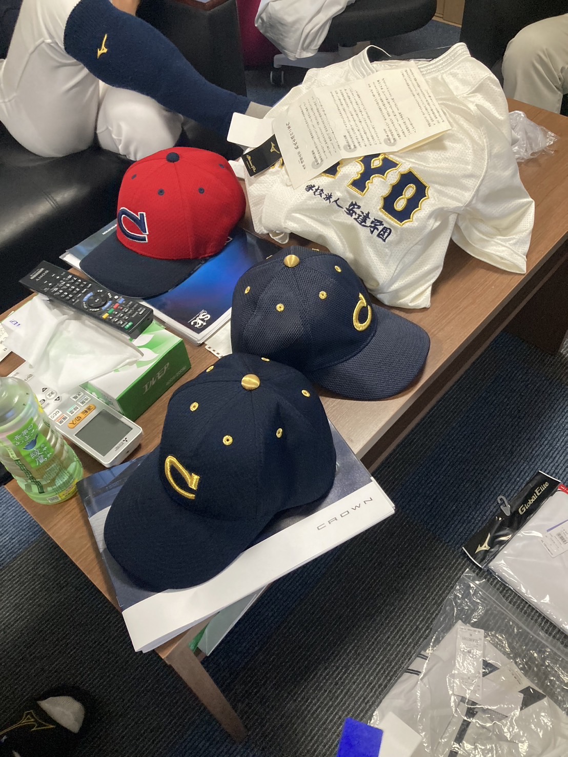 新しいユニフォームや各種グッズが完成しました